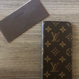 Louis Vuitton folio
